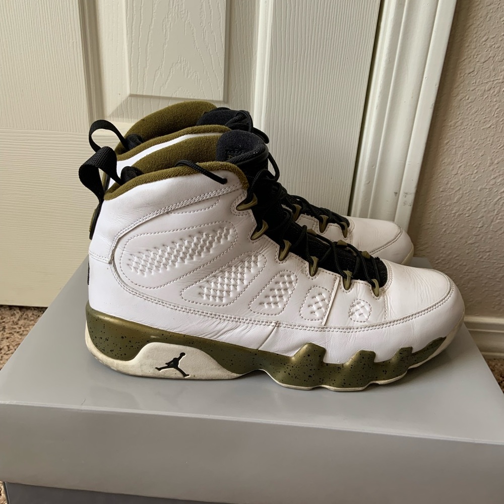 Jordan Retro 9s- Statue of Liberty